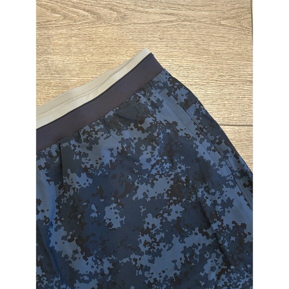 Fabletics The Fundamental Short 5” Lined Mens XXL Blue Camo Print NWT Workout - Picture 3 of 5
